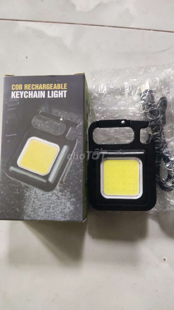 Đèn móc khóa Đen Mới 100%. Mua bán Phụ kiện thời trang khác tại Thành phố Sa Đéc Đồng Tháp được đăng bởi Vương hình 1