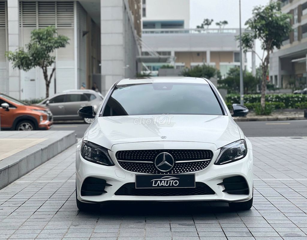 Mercedes Benz C300 AMG Model 2020