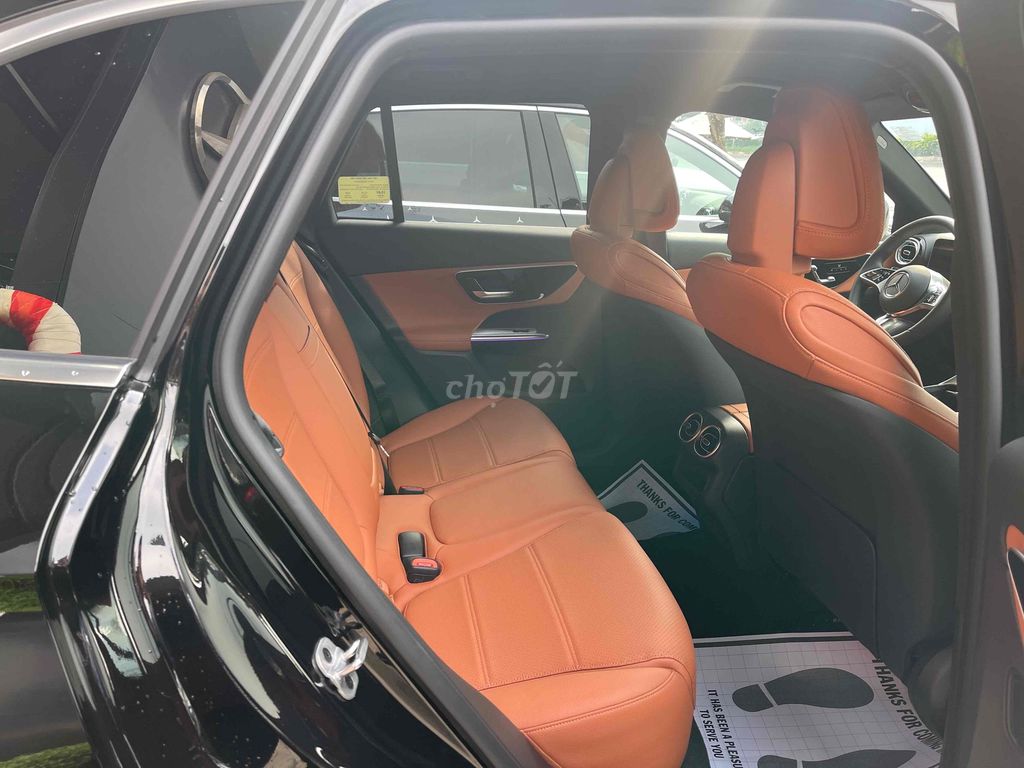 Mercedes Benz GLC 200 4matic V1 siêu lướt 2025. Mua bán Ô tô tại Quận Bình Thạnh Tp Hồ Chí Minh được đăng bởi Hùng Mercedes Haxaco Hàng Xanh hình 4