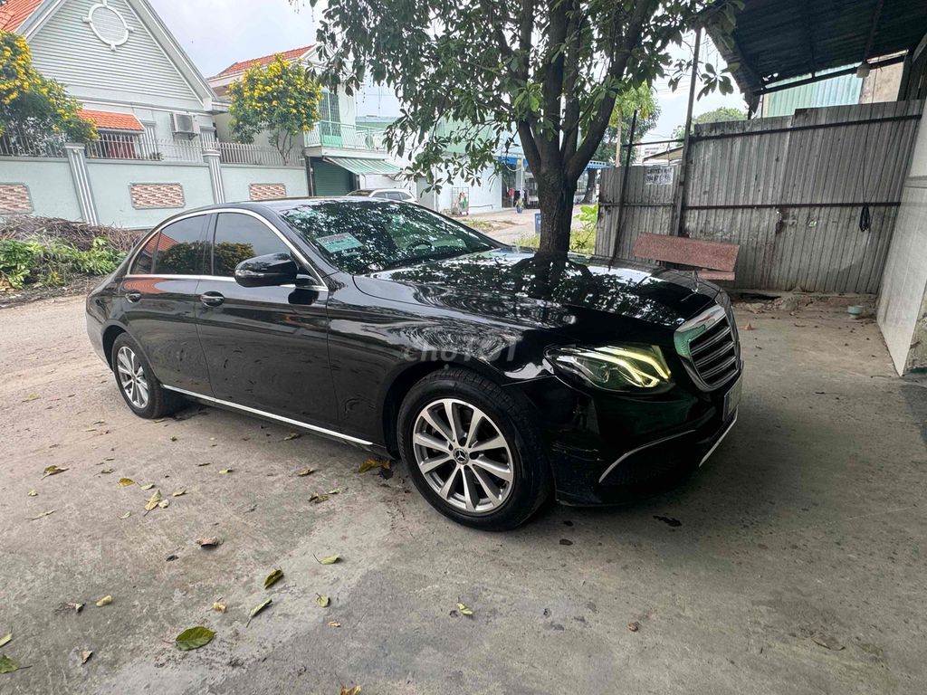 Mercedes Benz E Class 2019 E200 - 96000 km. Mua bán Ô tô tại Quận 12 Tp Hồ Chí Minh được đăng bởi Tuan Hoang hình 4
