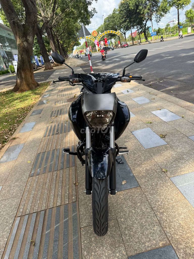 Suzuki Intruder,Xe Mới 100%,Hàng Cty xuất hóa đơn. Mua bán Xe máy tại Quận Thanh Khê Đà Nẵng được đăng bởi Quý Moto Cycle 21 điện biên phủ Đà Nẵng hình 3