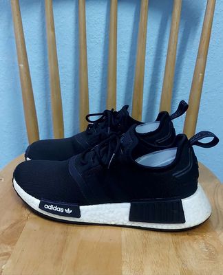 Size 39. Giày Adidas NMD mới 80%. Mua bán Giày dép tại Quận Phú Nhuận Tp Hồ Chí Minh được đăng bởi Minh Nguyen