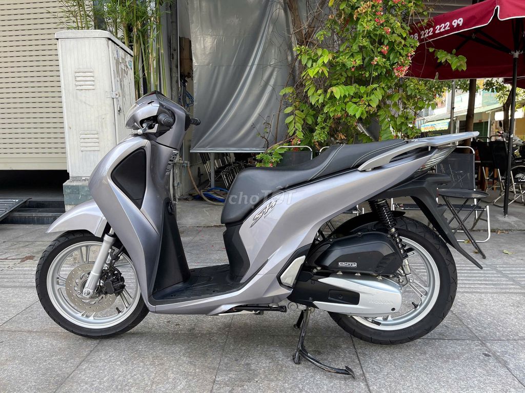 Honda SH 150i ABS 2018 Xám bạc. Mua bán Xe máy tại Quận Tân Phú Tp Hồ Chí Minh được đăng bởi VÕ MINH HẬU hình 3