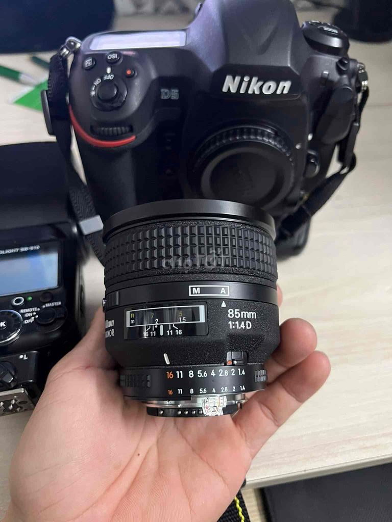 Lens Nikon 85mm F/1.4D đẹp