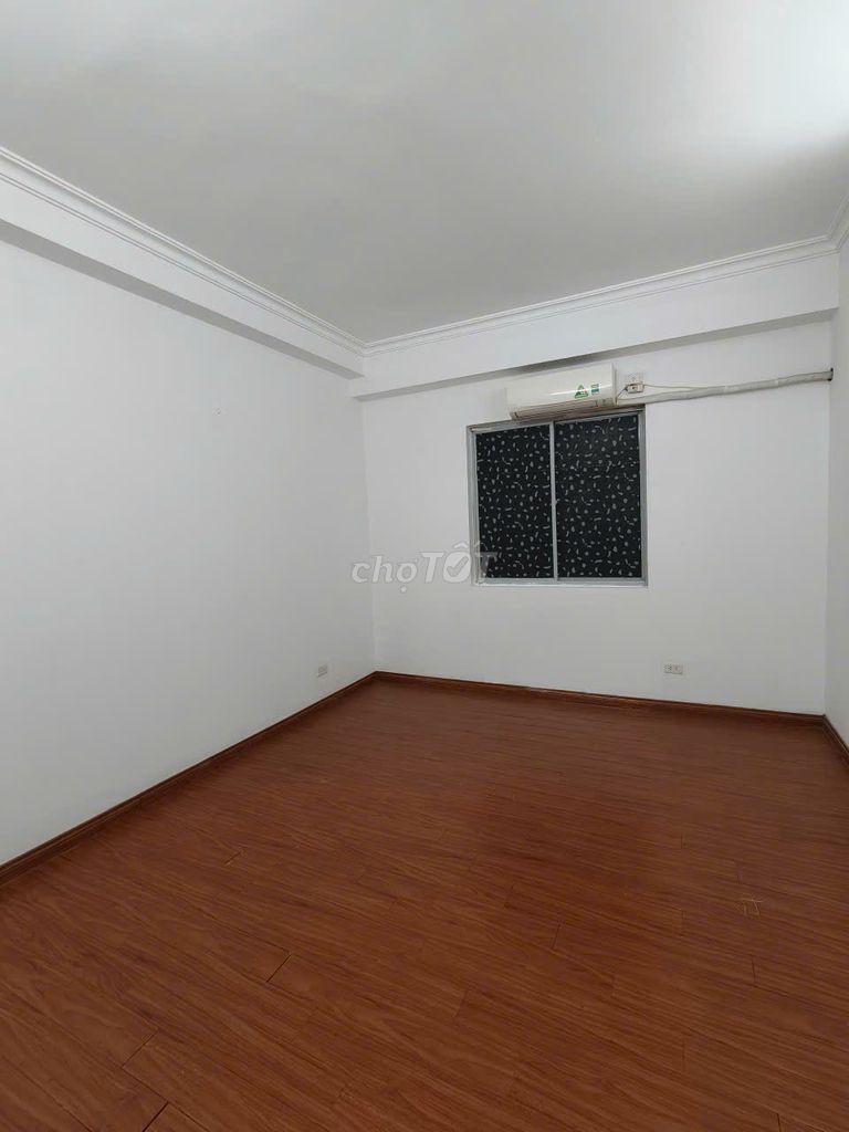 Cho thuê chung cư Đốc Ngữ 140m², lô góc 2 thoáng, có ô tô, chỉ 14tr