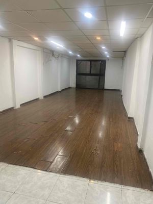 CẦN CHO THUÊ PHÒNG Q10( cv lê thị riêng)