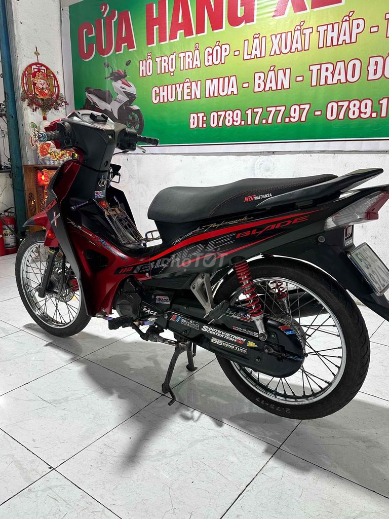Honda Blade 2023 Красно-черный б/у