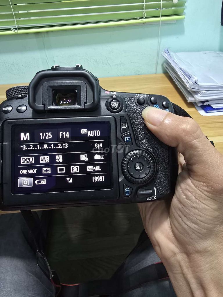 Máy ảnh Canon EOS 70D Đen. Mua bán Máy ảnh, Máy quay tại Quận Liên Chiểu Đà Nẵng được đăng bởi Đặng Hoàng hình 1