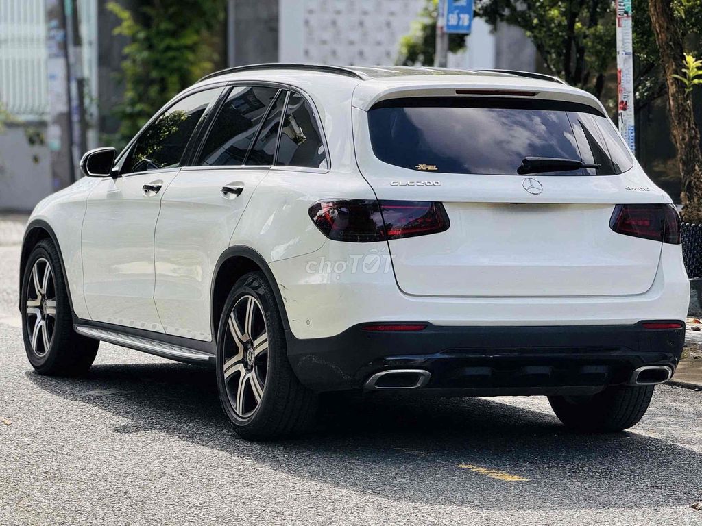 Mercedes GLC200 4Matic 2021 Trắng Kem. Mua bán Ô tô tại Quận Bình Tân Tp Hồ Chí Minh được đăng bởi Hoàng Thọ hình 3