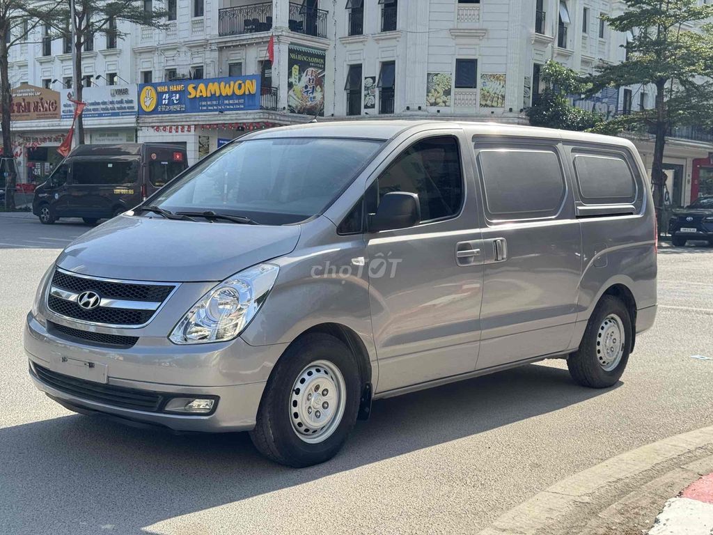 Hyundai Grand Starex 2011 Van 3 chỗ máy dầu AT. Mua bán Ô tô tại Quận Bắc Từ Liêm Hà Nội được đăng bởi Tô Văn Tiến hình 2
