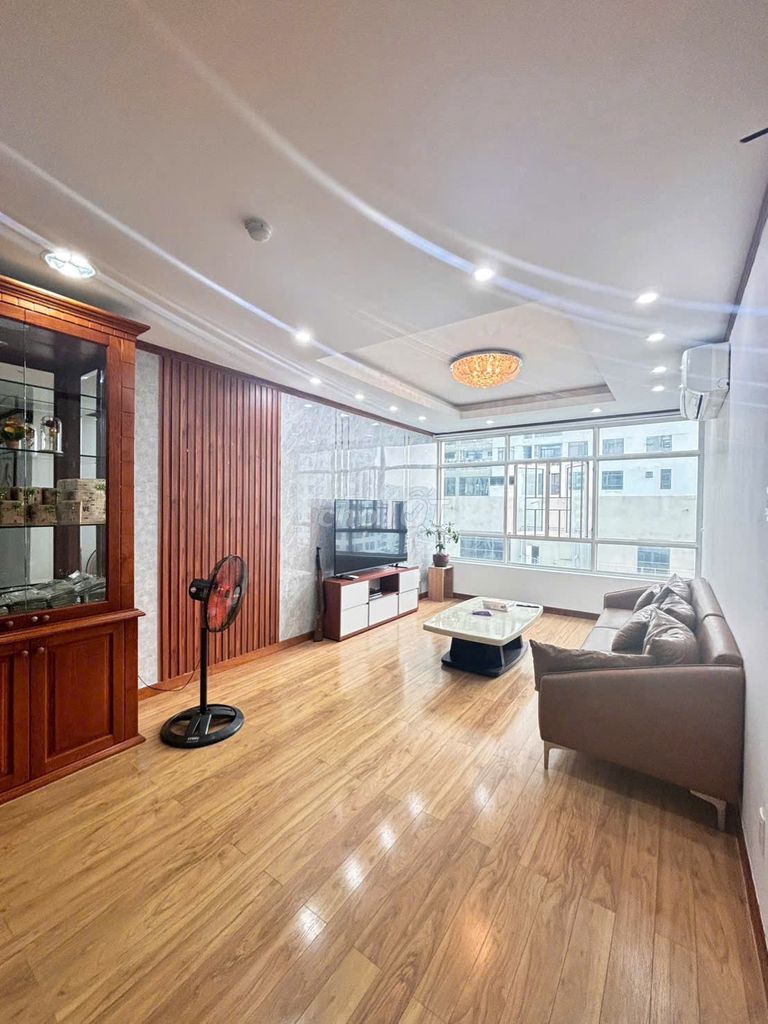Chính chủ bán căn hộ Giai Việt 150m2 3PN có Nội Thất và Sổ Hồng 6Tỷ3