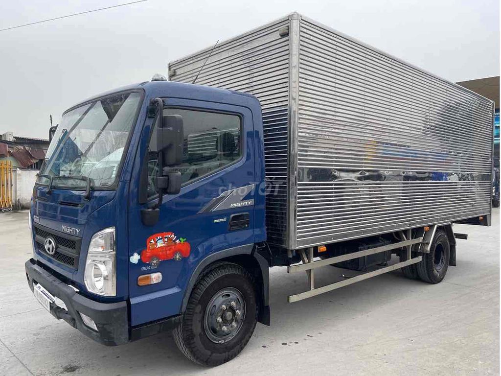 HYUNDAI EX8 7T2 - SX 2024 THÙNG KÍN XE ĐẸP