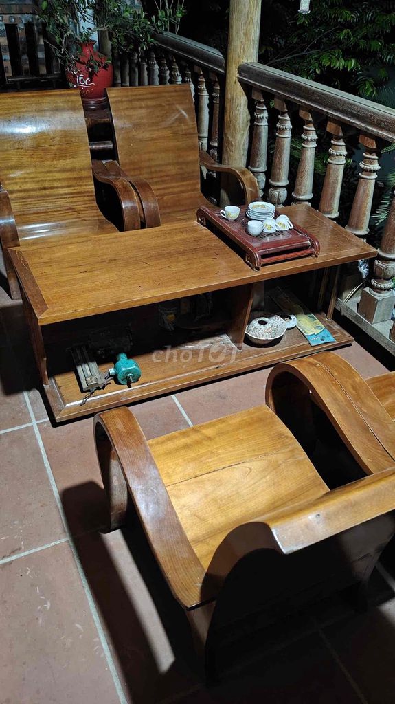 Bộ bàn ghế gỗ dổi Cổ điển Nâu cũ. Mua bán Bàn ghế tại Quận Tây Hồ Hà Nội được đăng bởi Quang minh hình 1