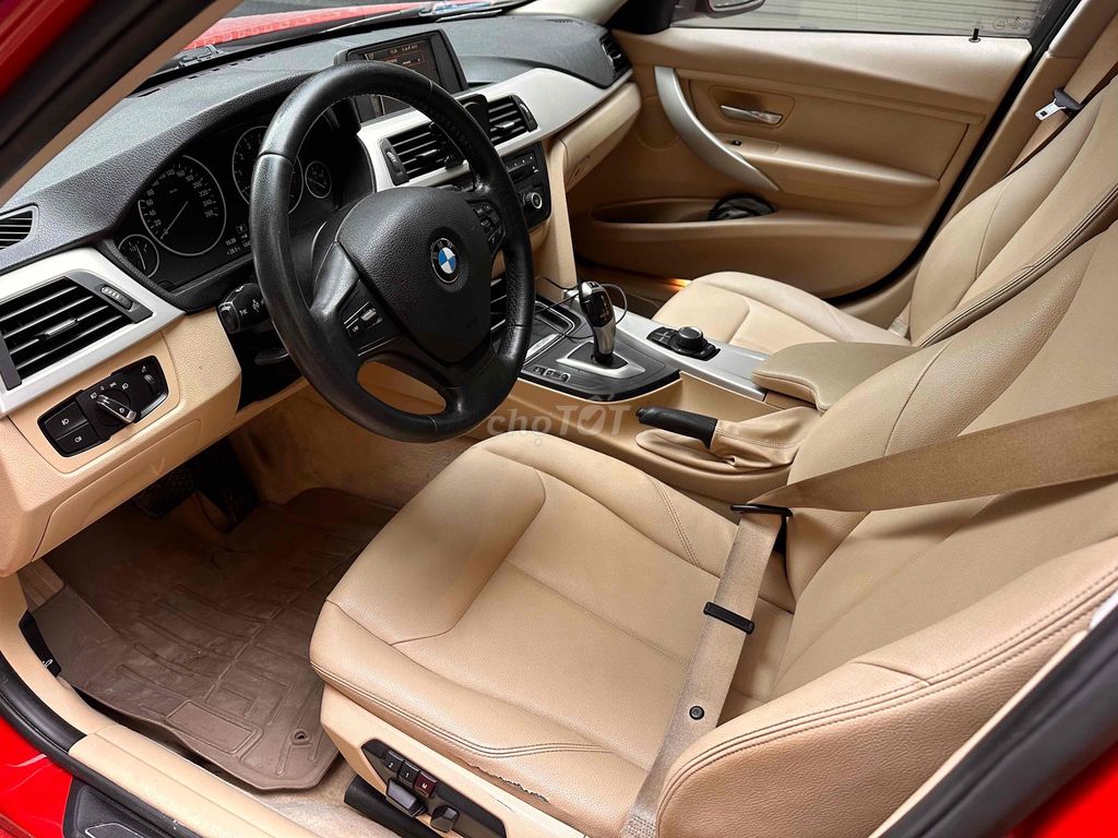 BMW 3 Series 2013 320i - full bảo hiểm từ lúc mua.. Mua bán Ô tô tại Quận 1 Tp Hồ Chí Minh được đăng bởi Huỳnh Thuỵ Nhật Phượng hình 4
