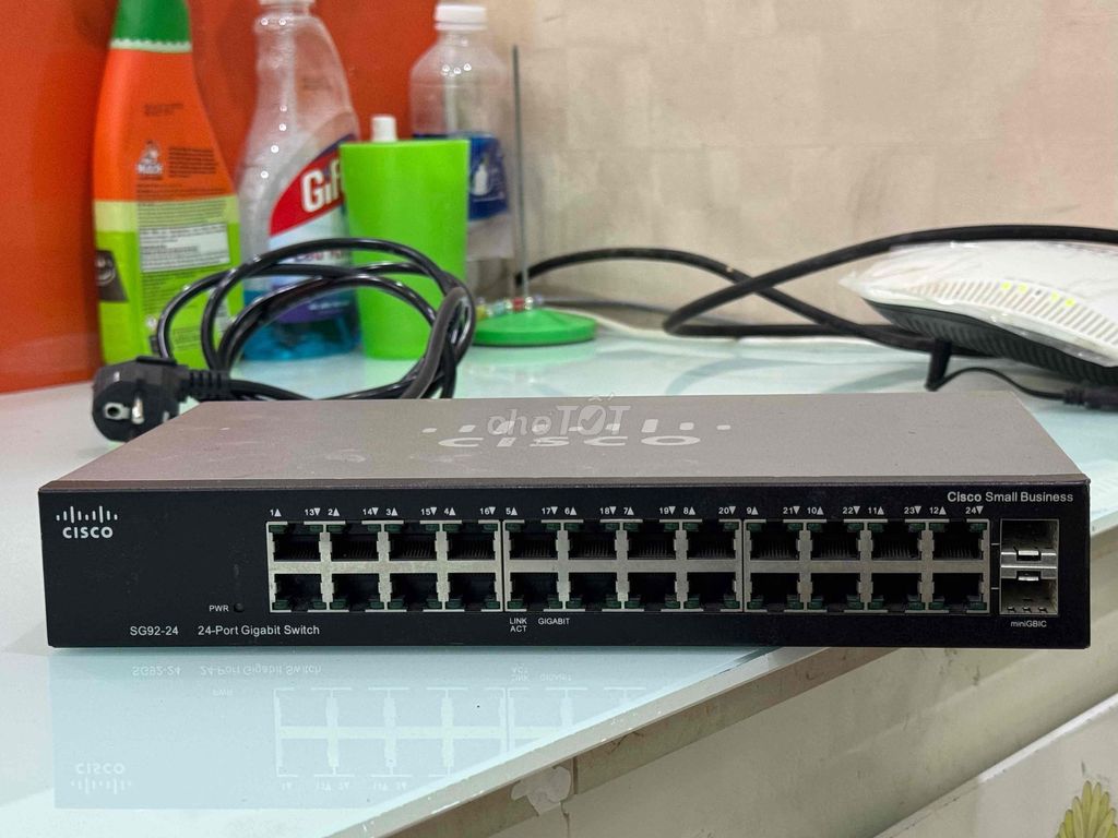 Switch mạng Cisco SG92-24  8 cổng. Mua bán Phụ kiện (Màn hình, Chuột...) tại Quận 10 Tp Hồ Chí Minh được đăng bởi le hieu hình 1