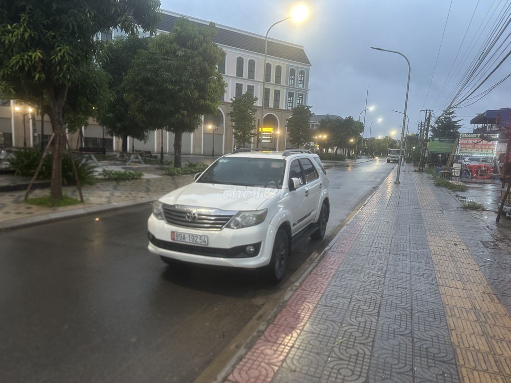 Toyota Fortuner 2015 - 239000 km. Mua bán Ô tô tại Quận Long Biên Hà Nội được đăng bởi Đào quang hiếu hình 1