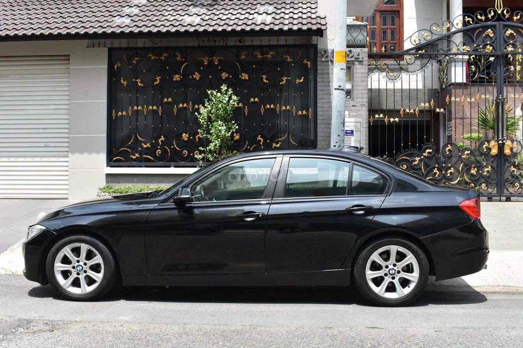 *** một chiếc BMW 328i cho Bimer hiểu biêt