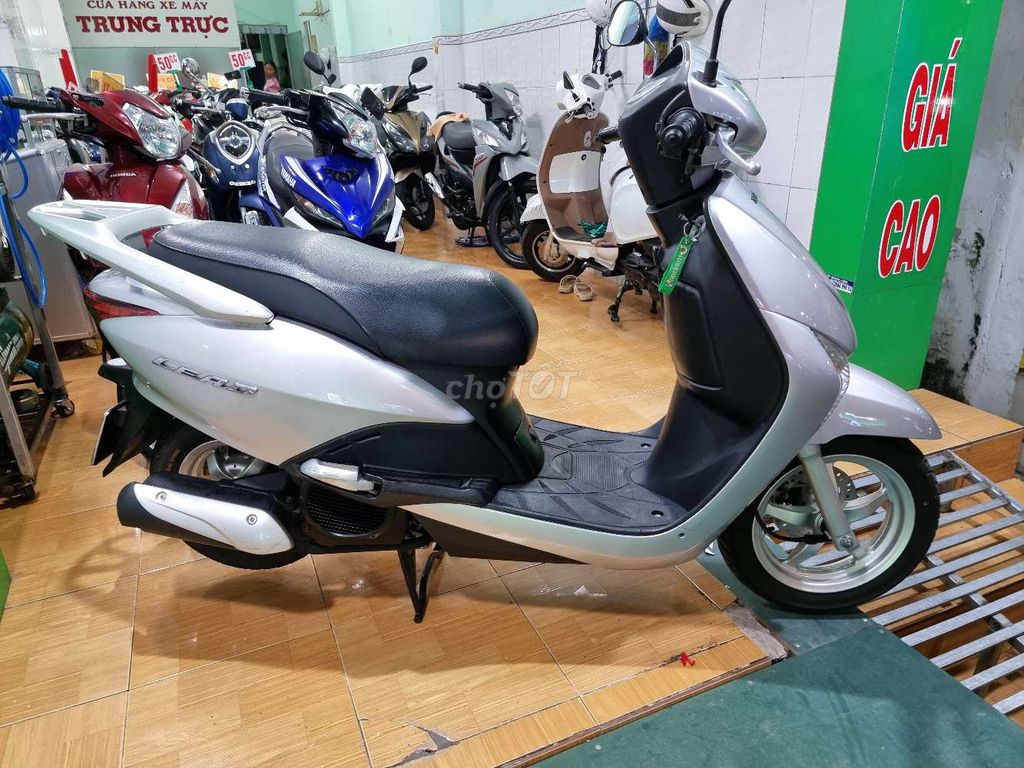 Honda Lead màu Bạc. Mua bán Xe máy tại Quận Ninh Kiều Cần Thơ được đăng bởi CHXM Trung Trưc  hình 4