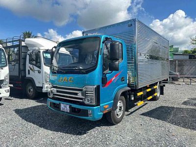 JAC N200S E5 thùng kín, thùng dài 4.370m. Mua bán Xe tải, xe ben tại Quận Cái Răng Cần Thơ được đăng bởi Hoàng Thúc Xe Tải