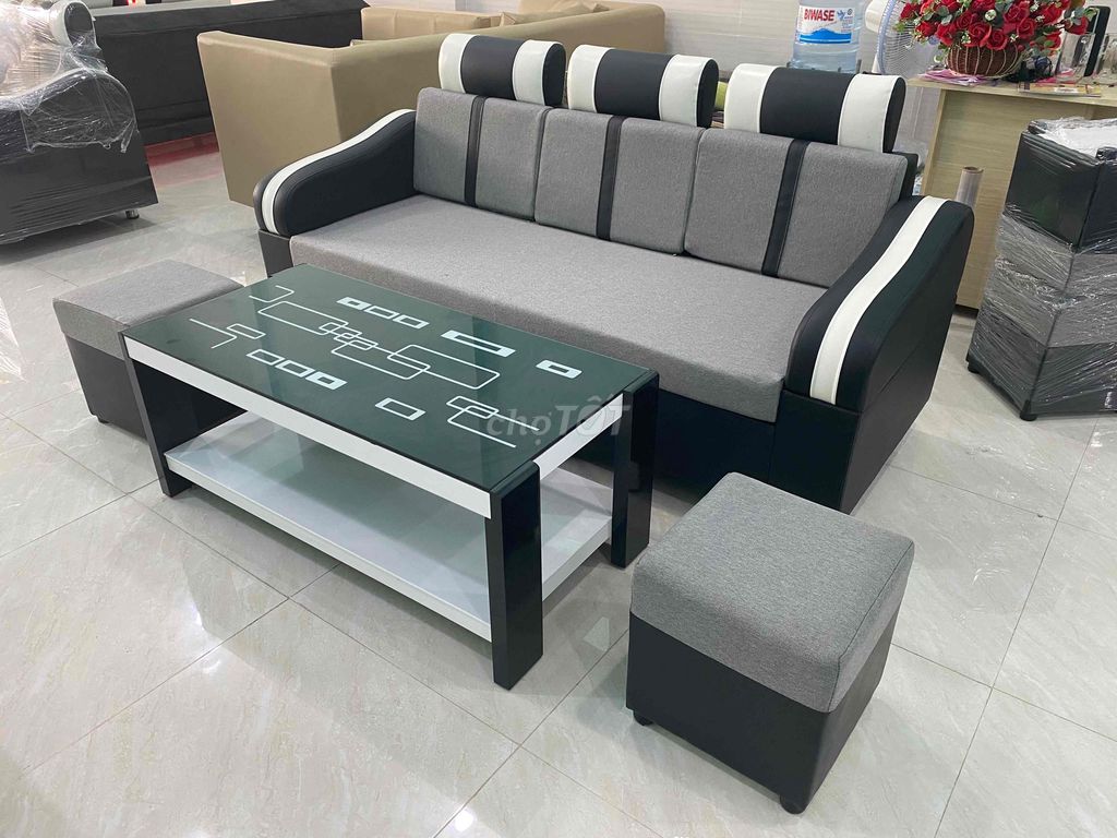 khách boom bán giá vốn !. Mua bán Bàn ghế tại Thành phố Thuận An Bình Dương được đăng bởi Xuân Cương hình 1
