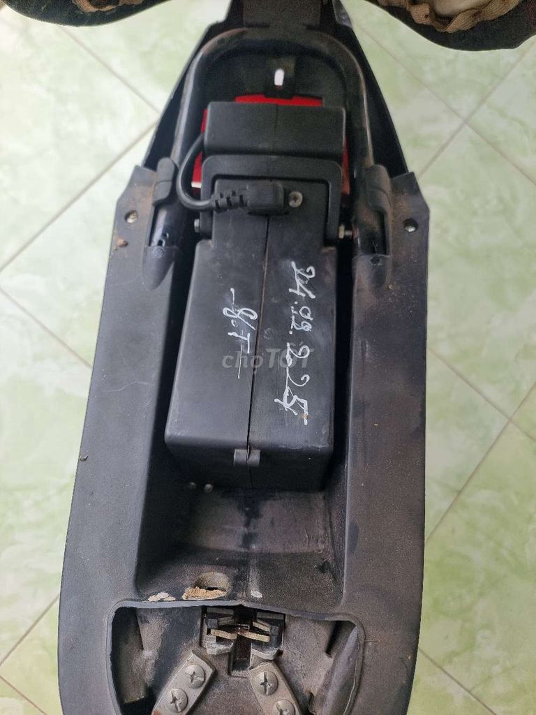 Xe đạp điện Đỏ Đã sử dụng. Mua bán Xe điện tại Huyện Tân Trụ Long An được đăng bởi Hoàng Quý hình 3