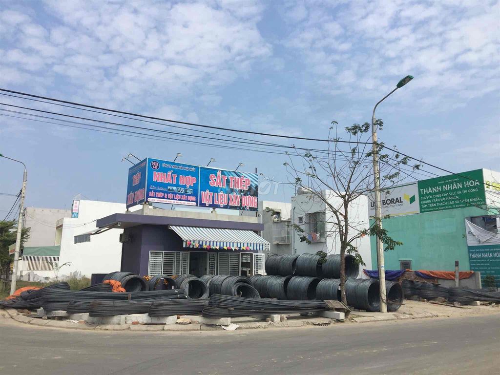 Cần tuyển bốc xếp sắt xây dựng