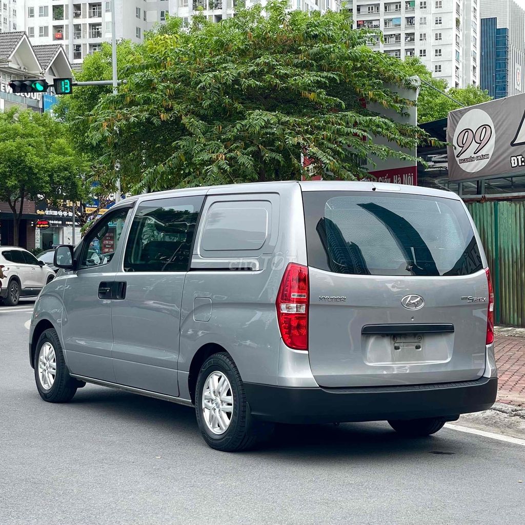 Thanh lý xe Hyundai Grand Starex chở tiền 2016. Mua bán Ô tô tại Quận Cầu Giấy Hà Nội được đăng bởi Tô Văn Tiến hình 5