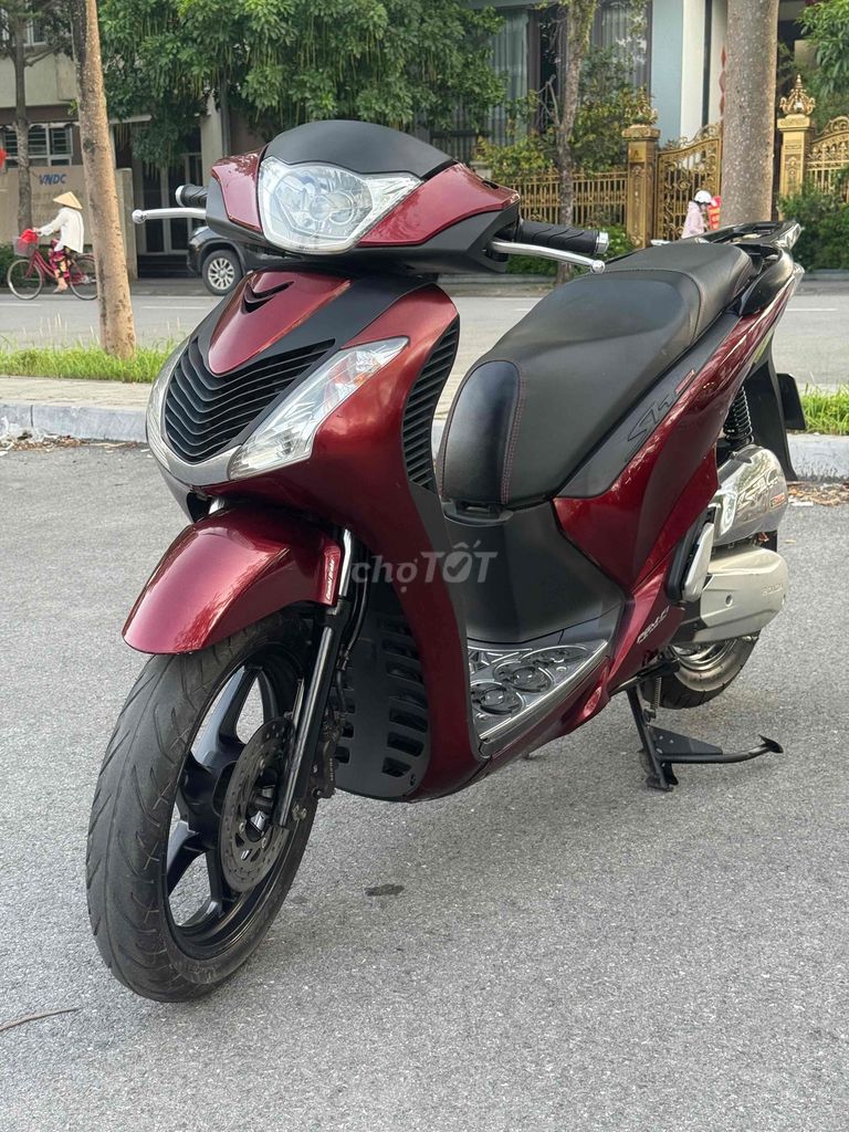 Sh việt 2016 chính chủ lên phom biển dể nhìn. Mua bán Xe máy tại Thành phố Nam Định Nam Định được đăng bởi Bảo Nhi Trần hình 2