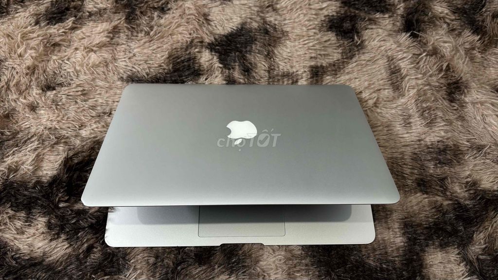 Apple MacBook Air i5 13.3 inch 8GB/128GB. Mua bán Laptop tại Quận 7 Tp Hồ Chí Minh được đăng bởi My Uyên hình 1