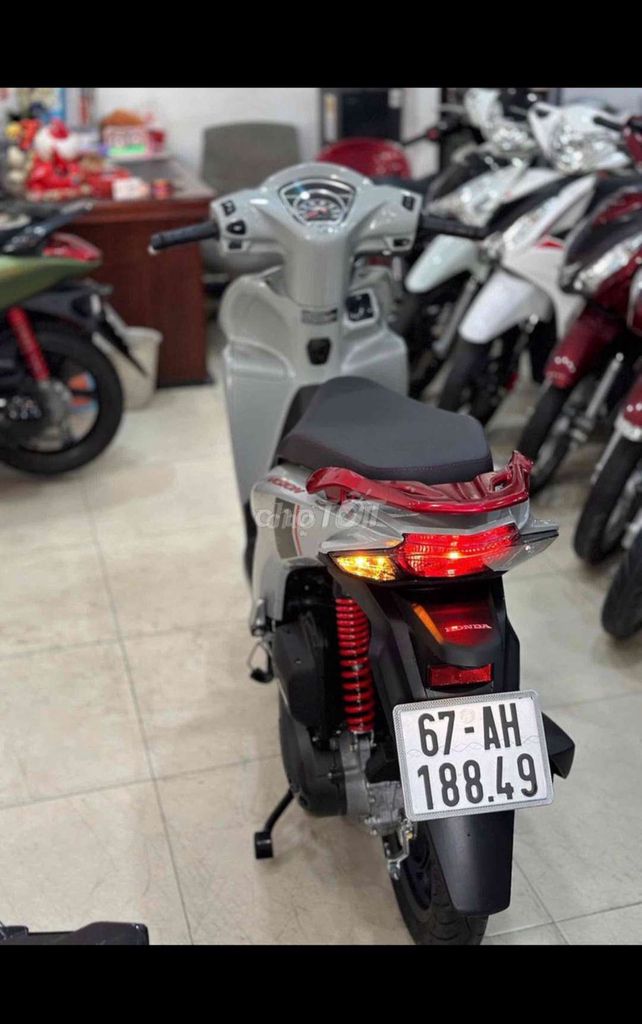 cửa hàng xe máy Hoà Bùi. Mua bán Xe máy tại Quận 6 Tp Hồ Chí Minh được đăng bởi Phạm Hoàng Tuấn hình 3