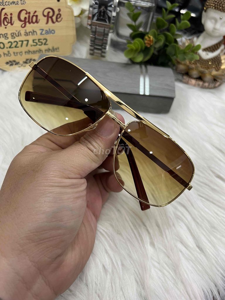 Kính râm nam vuông vàng nâu. Mua bán Phụ kiện thời trang khác tại Huyện Thanh Trì Hà Nội được đăng bởi Shop HaNoiGiaRe Com hình 1