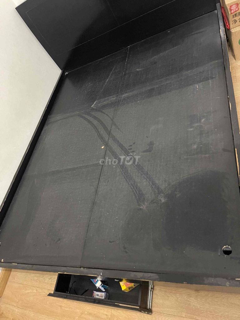 Giường ngủ gỗ đen 1.6x2m có ngăn kéo. Mua bán Giường, chăn ga gối nệm tại Quận Thanh Xuân Hà Nội được đăng bởi Hung hình 1