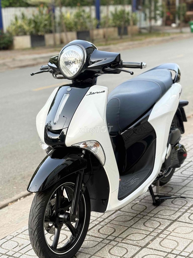 Janus bstp smakey trắng đen đẹp keng( bnx). Mua bán Xe máy tại Thành phố Thủ Đức Tp Hồ Chí Minh được đăng bởi cửa hàng xe máy Bốn Nguyễn quận 9 hình 2