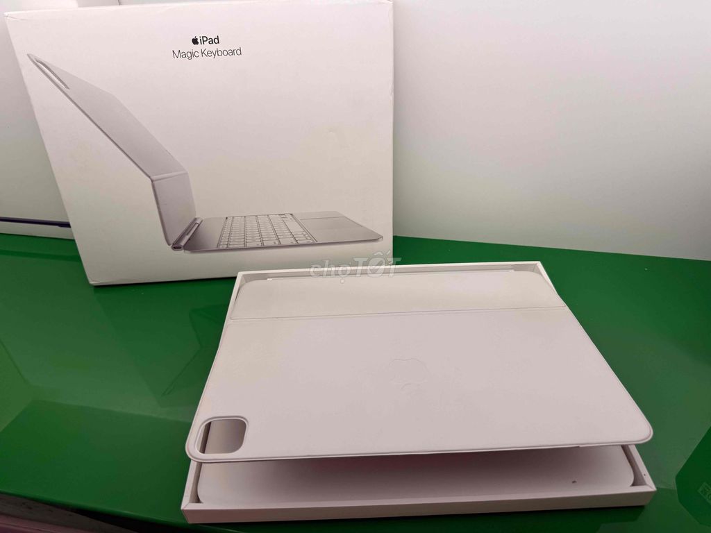 Apple Magic Keyboard Trắng iPad Pro 13 M4/M5. Mua bán Phụ kiện (Màn hình, Chuột...) tại Thành phố Buôn Ma Thuột Đắk Lắk được đăng bởi Long US hình 1