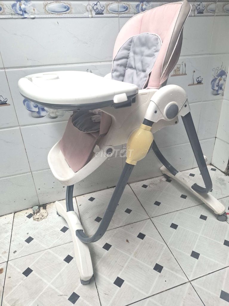 Ghế ăn dặm điều chỉnh độ cao cho bé. Mua bán Mẹ và bé tại Quận 12 Tp Hồ Chí Minh được đăng bởi Anh Hai Tan hình 1