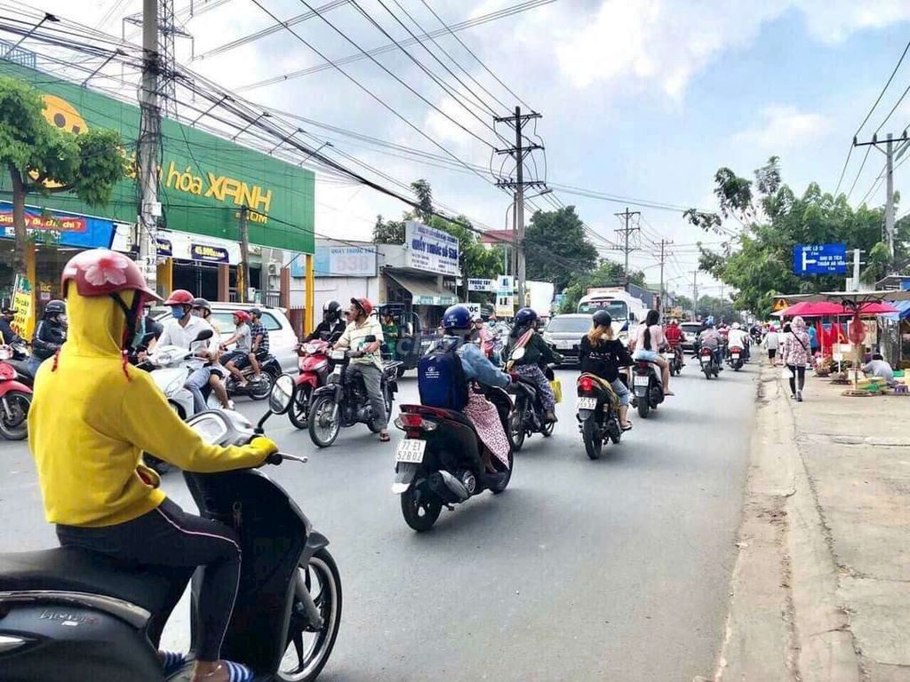 Mặt Tiền Kinh Doanh Buôn Bán Đường 22 Tháng 12