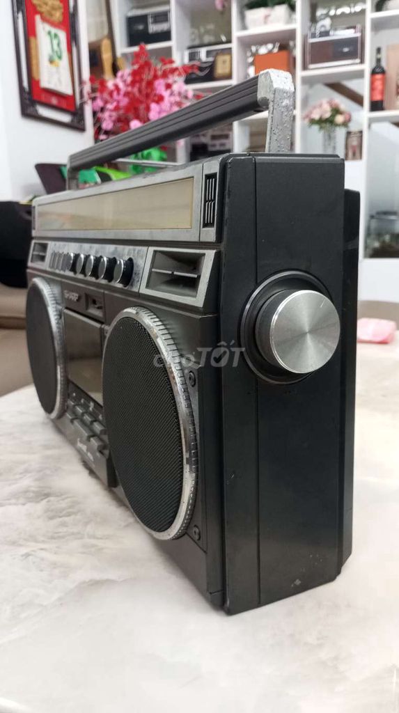 Radio cassette hiệu sharp model GF - 318 SB