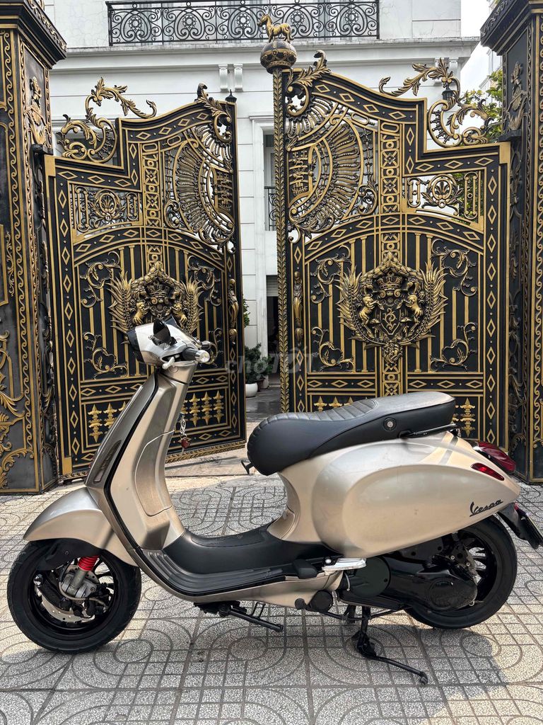 VESPA Sprint 2015 Mấy Móc Zin Áo Dọn New TFT. Mua bán Xe máy tại Quận Bình Thạnh Tp Hồ Chí Minh được đăng bởi Mai văn giang hình 3