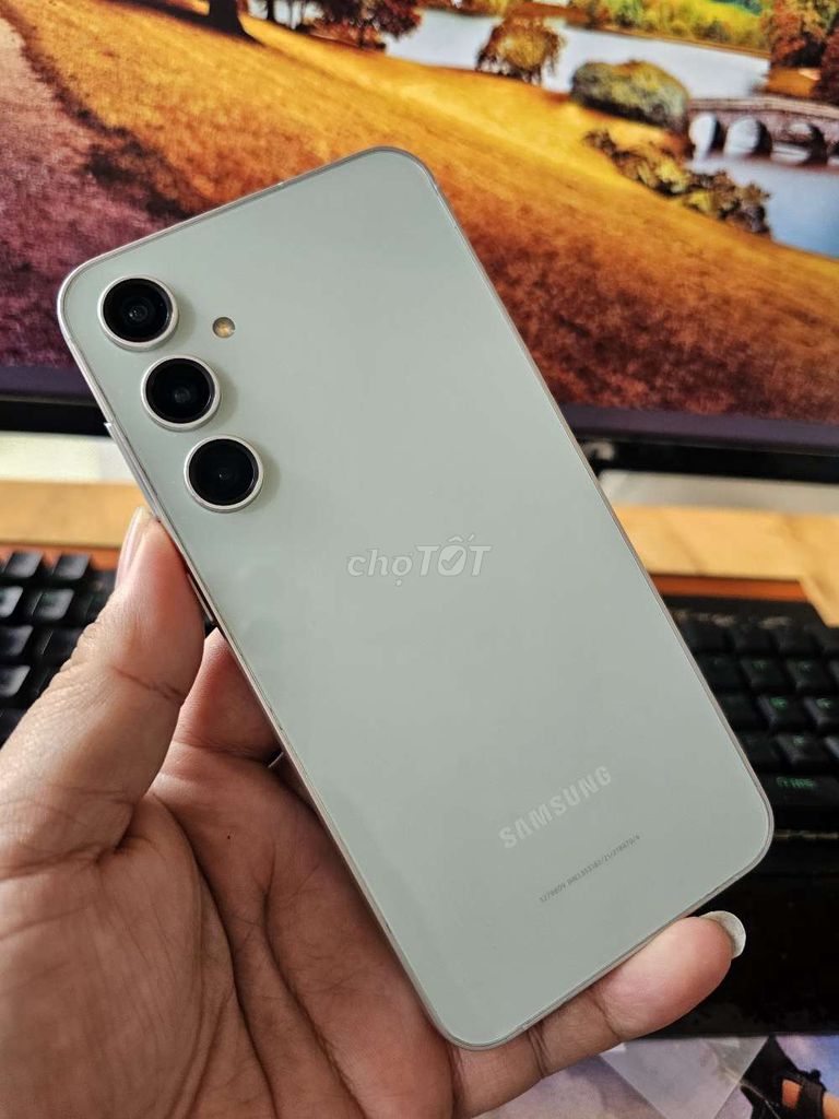 Samsung S23 FE 256GB Trắng Snap 8 Gen 1. Mua bán Điện thoại tại Thành phố Buôn Ma Thuột Đắk Lắk được đăng bởi Phúc Khang Mobile hình 1