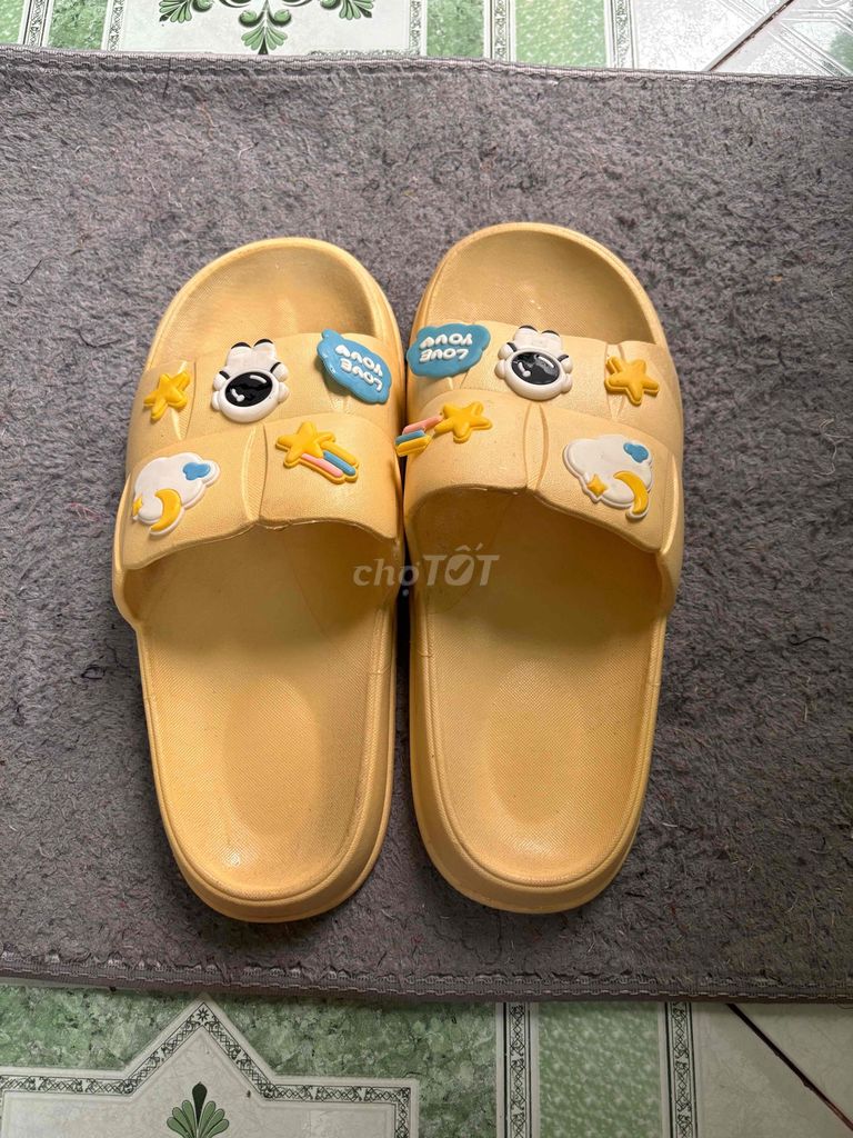 Dép bánh mì nữ cao su 39/40. Mua bán Giày dép tại Quận 6 Tp Hồ Chí Minh được đăng bởi Trang Thùy hình 1