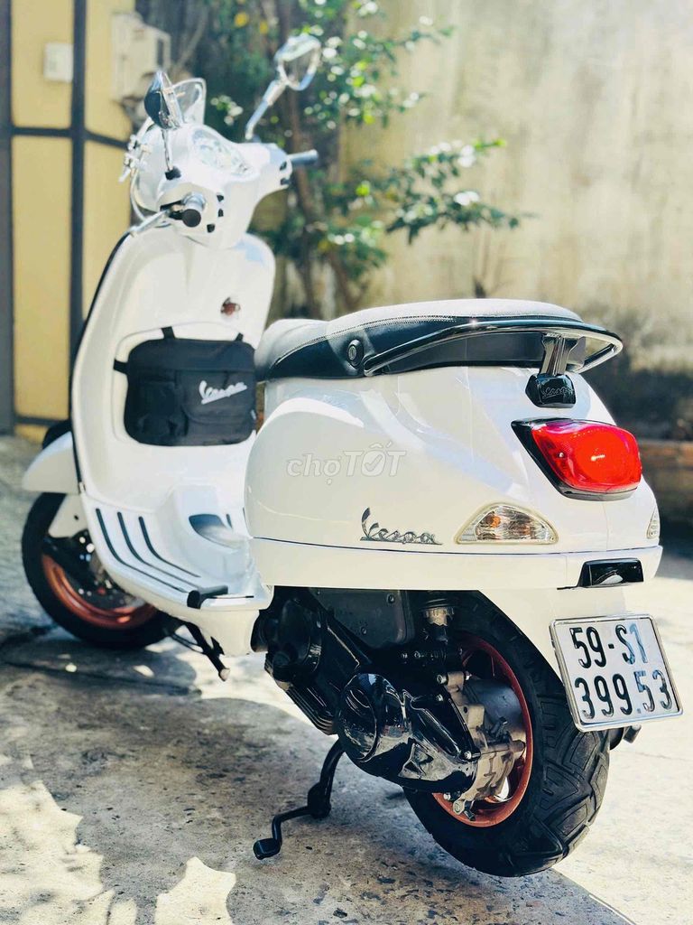 Piaggio Vespa LX 125CC 2012 Trắng. Mua bán Xe máy tại Quận 12 Tp Hồ Chí Minh được đăng bởi Ta Thanh Thai hình 4