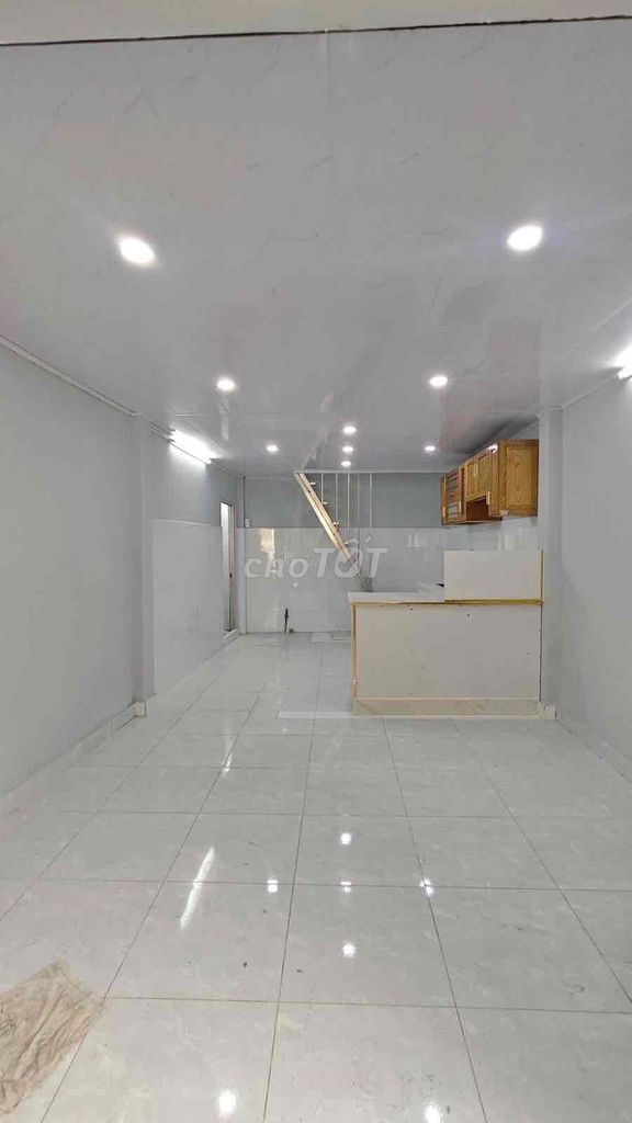 Không có căn thứ 2. Cung đường Tùng Thiện Vương cực hiếm nhà bán.