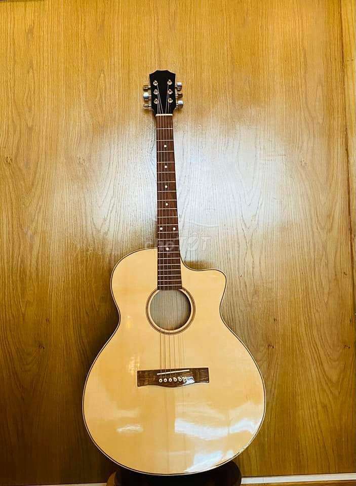 Đàn guitar Classic Acoustic Vàng gỗ. Mua bán Nhạc cụ tại Quận 4 Tp Hồ Chí Minh được đăng bởi Guitar Saigon hình 1