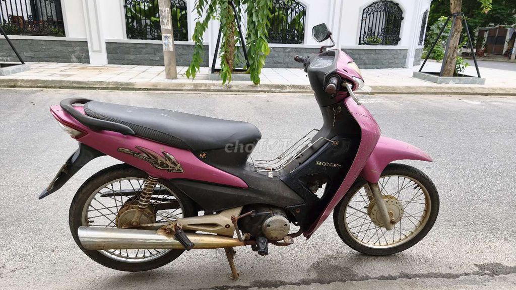Honda Wave: надежный тихий мотор, старый внешний вид, недорого