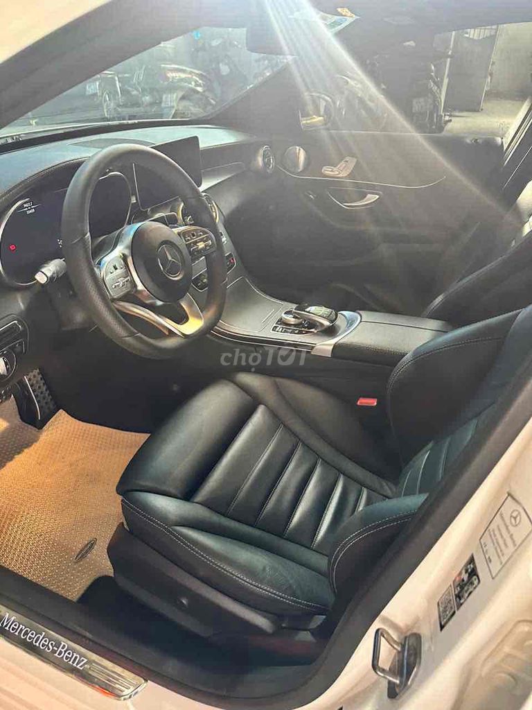 Mercedes-Benz C300 Trắng 5 chổ. Mua bán Ô tô tại Quận 12 Tp Hồ Chí Minh được đăng bởi Ngân hình 9