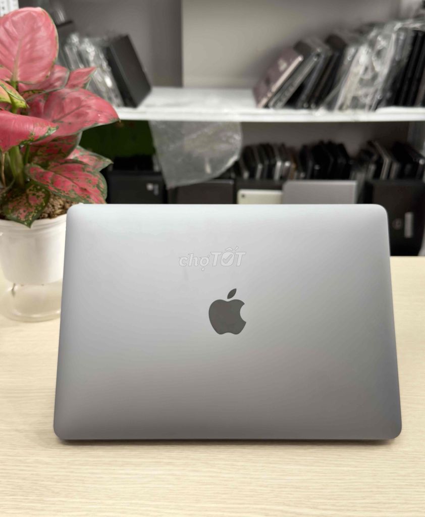 12” Macbook Retina 2017 Core M3 RAM 8 SSD 256GB. Mua bán Laptop tại Quận Hai Bà Trưng Hà Nội được đăng bởi Akiba shop hình 1