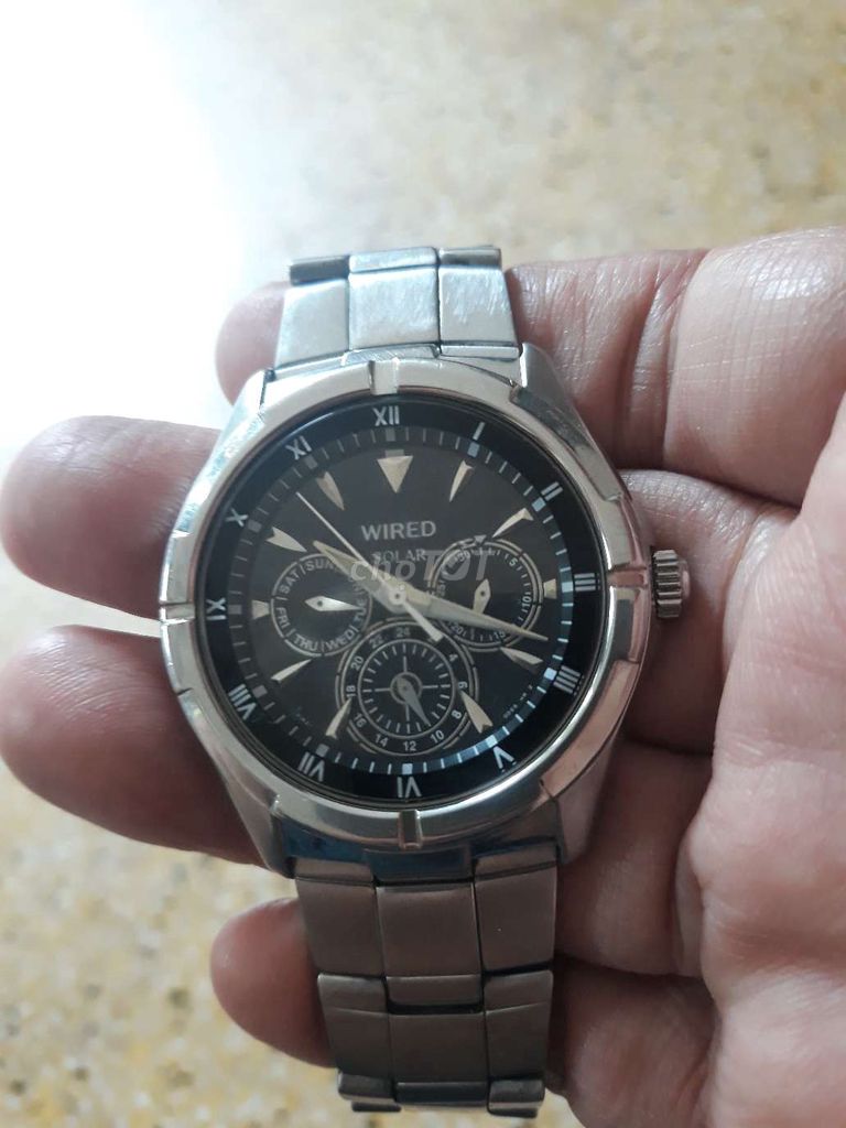 Đồng hồ Seiko Wired quartz 6 kim năng lượng sola