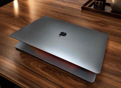 macbook pro 2019 - core i7- 16gb .Nữ sài kĩ