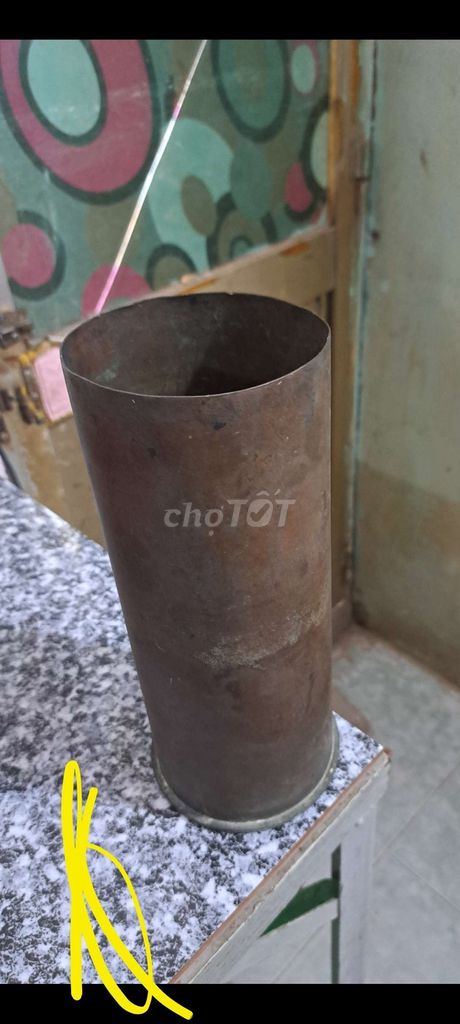 Ống đựng nhang vỏ 105mm năm 1945 cao 28cm