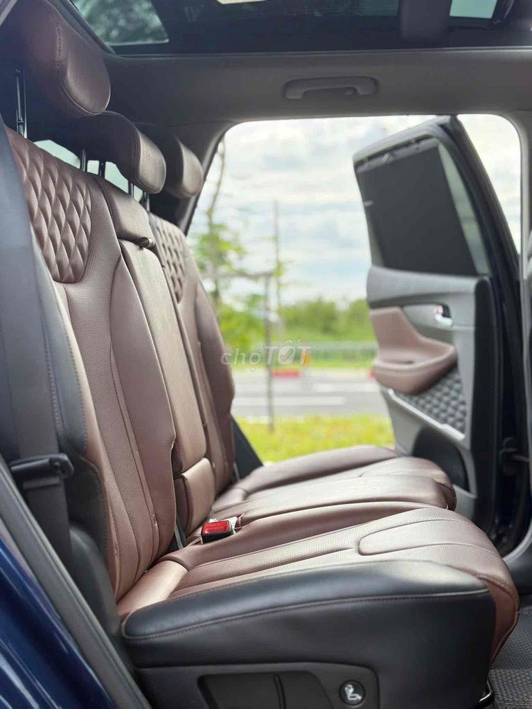 Santafe Premium 2022 , 2 cầu, máy dầu , odo 34.000. Mua bán Ô tô tại Huyện Hóc Môn Tp Hồ Chí Minh được đăng bởi Nguyễn Duy Khánh hình 8